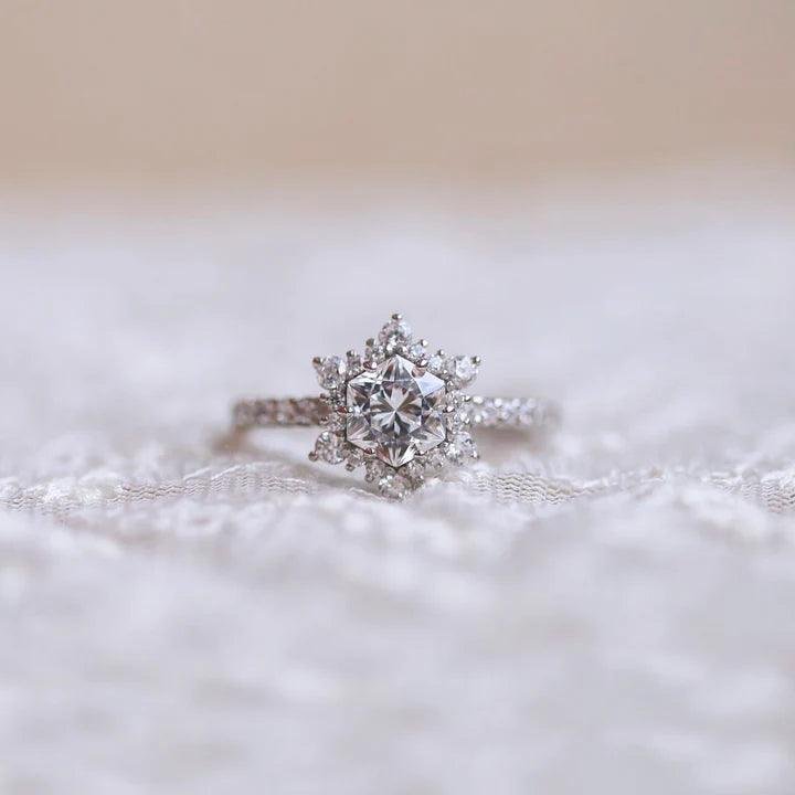 SNOWFLAKE SOLITAIRE PAVE RING - Mim Diamond